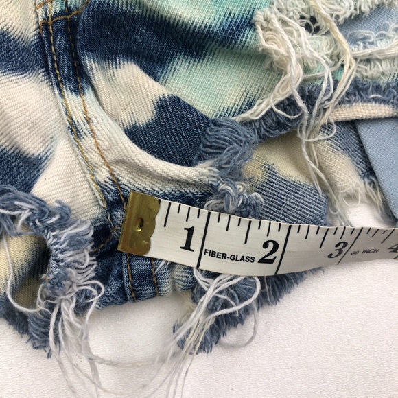 LF Furst of a Kind Tie Dye Levi’s 550 Cutoffs - Picture 5 of 7